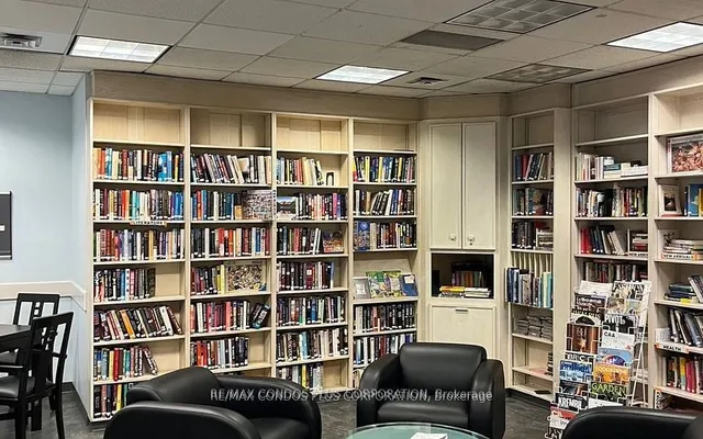 Additional image 21 of 99 Harbour Sq Unit 1211