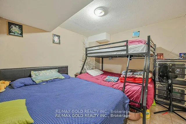 Additional image 32 of 52 Sandyshores Dr