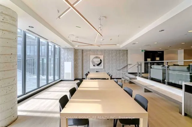 Additional image 30 of 51 East Liberty St Unit 908