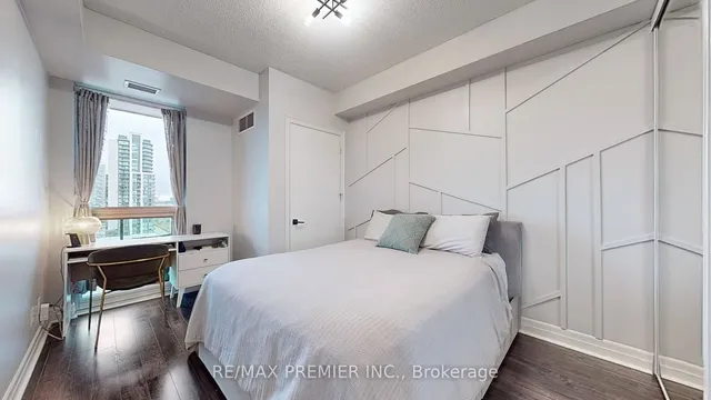 Additional image 18 of 100 John St Unit 1309