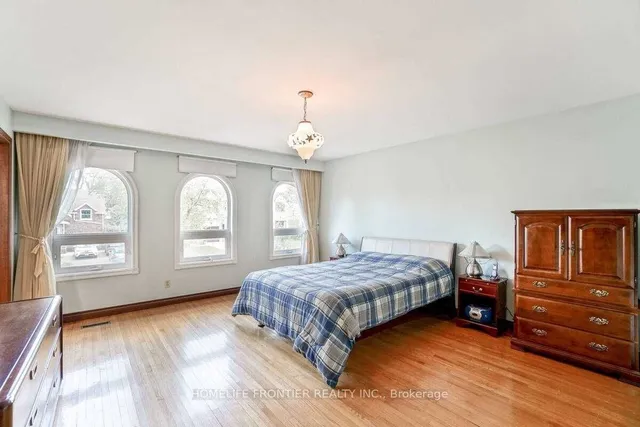 Additional image 16 of 28 Barker Ave