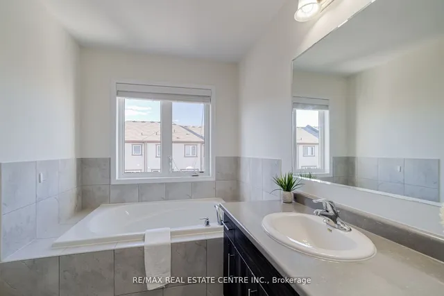 Additional image 31 of 4 Metro Cres