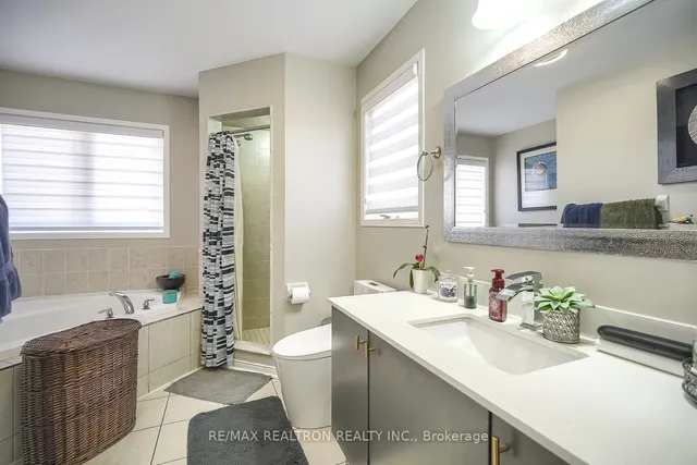 Additional image 24 of 102 Commodore Dr