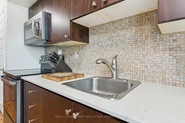 Additional image 22 of 215 Queen St Unit 217