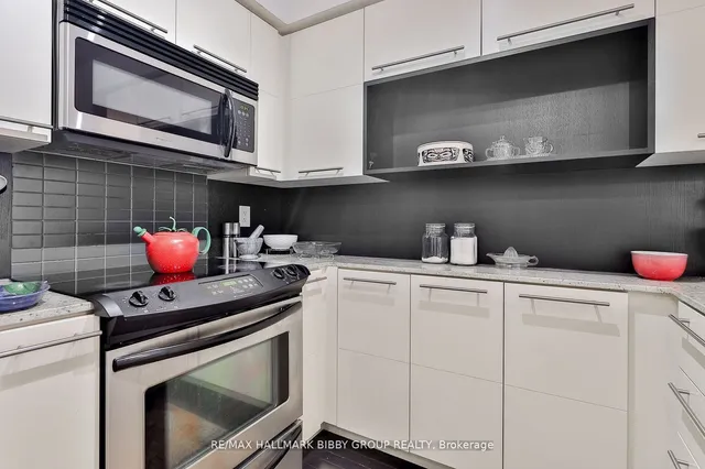 Additional image 13 of 25 Carlton St Unit 327