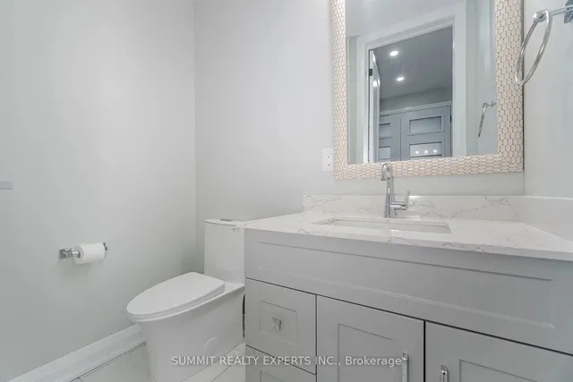 Additional image 19 of 9 Keewatin Gate