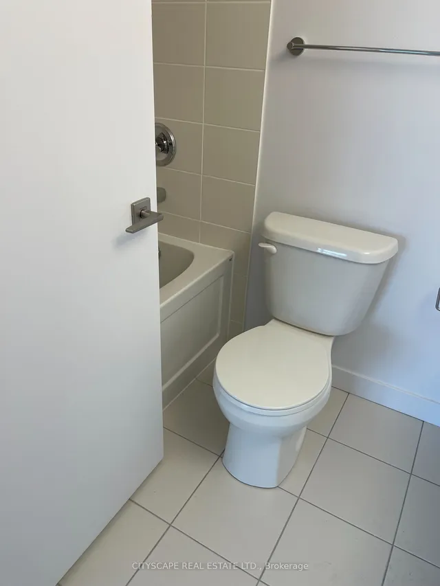 Additional image 15 of 2433 Dufferin St Unit 507