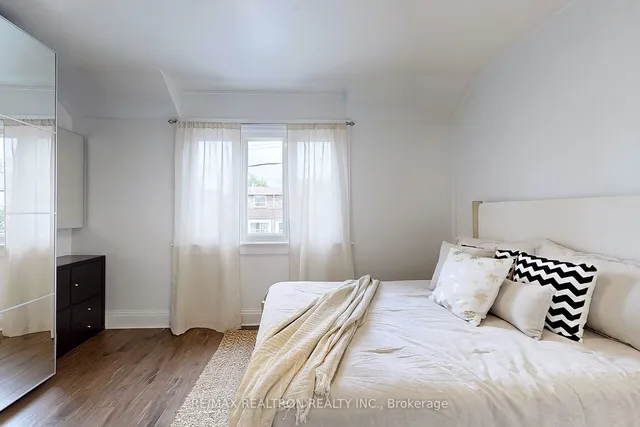 Additional image 23 of 1578 Dundas St