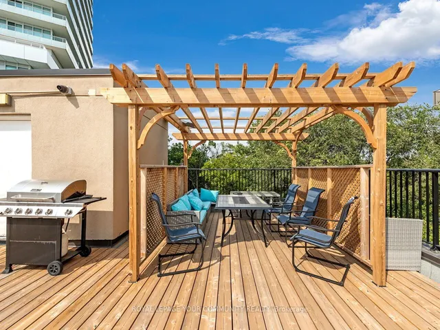 Additional image 20 of 4198 Dundas St Unit 207