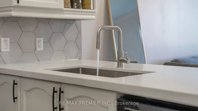 Additional image 17 of 100 John St Unit 1309