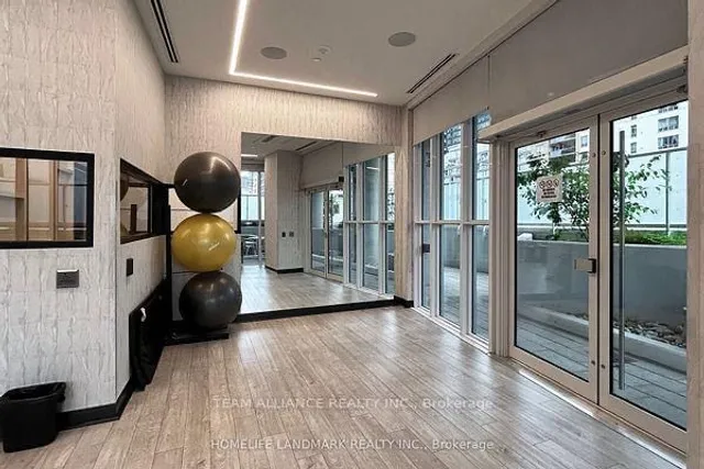 Additional image 19 of 77 Mutual St Unit 1606