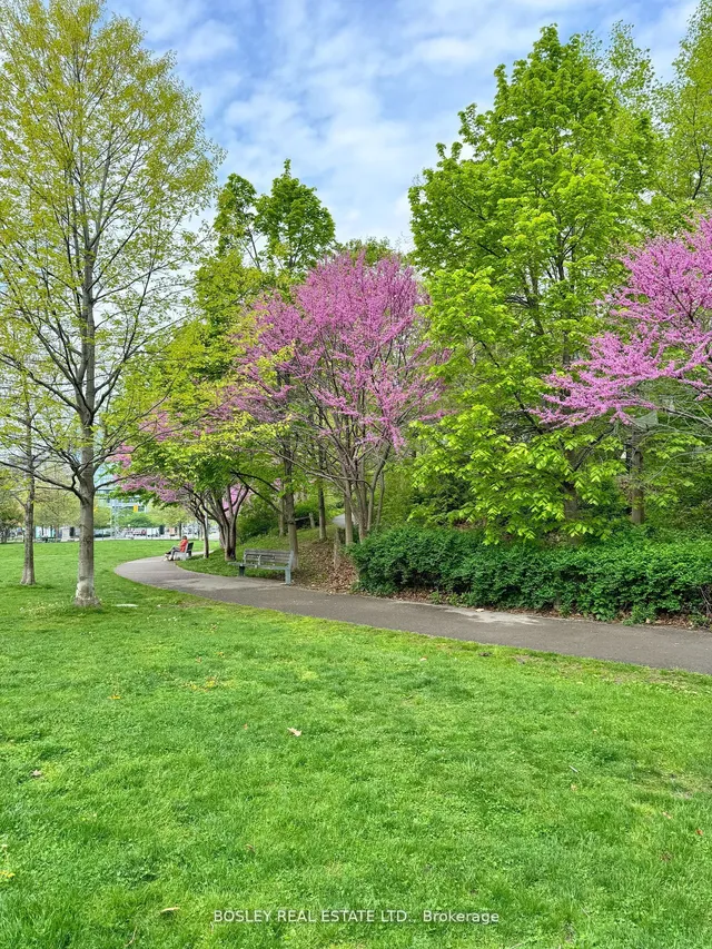 Additional image 35 of 21 Lawren Harris Sq Unit 410