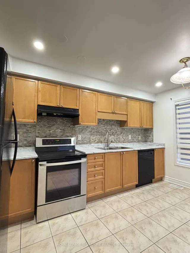 Additional image 9 of 17 Levida St