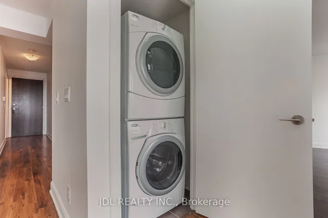 Additional image 21 of 125 Village Green Sq Unit 3211