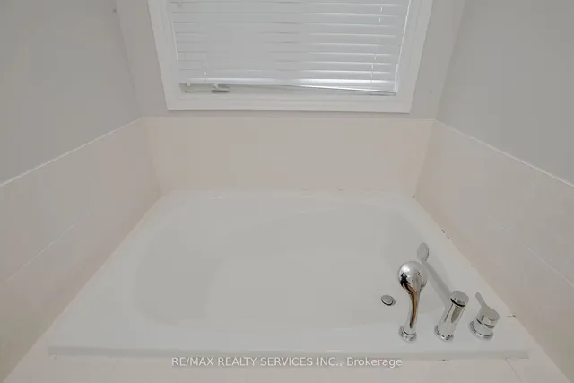 Additional image 40 of 12 Enclave Tr