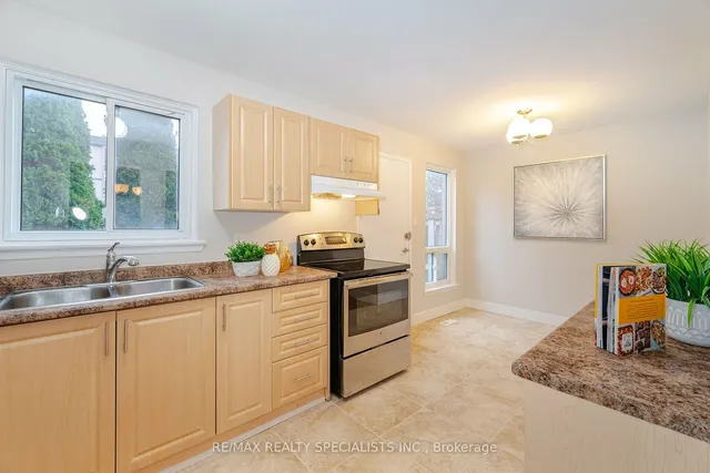 Additional image 12 of 8 Guildford Cres Unit 8