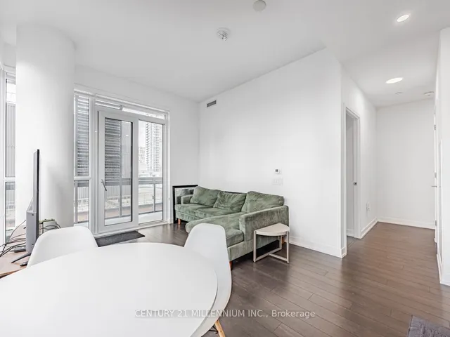 Additional image 11 of 39 Roehampton Ave Unit 1203