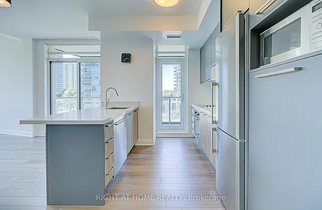 Additional image 31 of 36 Park Lawn Rd Unit 305