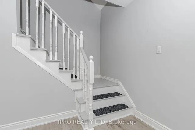 Additional image 18 of 17 Town House Cres