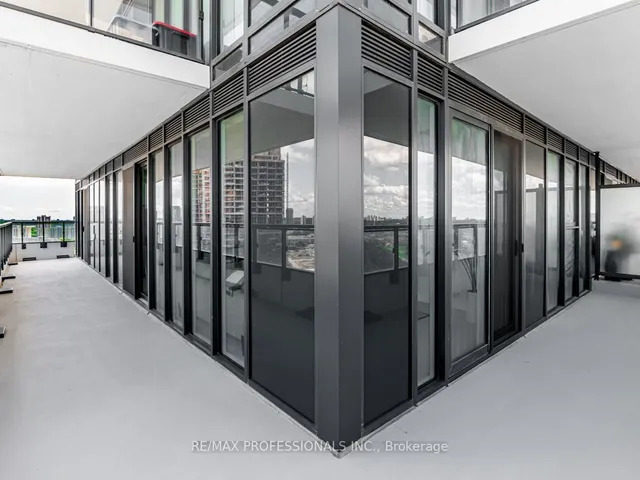 Additional image 28 of 30 Inn On The Park Dr Unit 2303