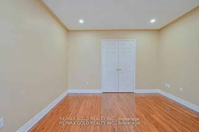 Additional image 27 of 52 Sandyshores Dr