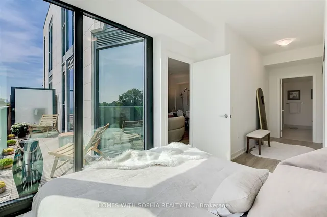 Additional image 19 of 250 Lawrence Ave Unit 607