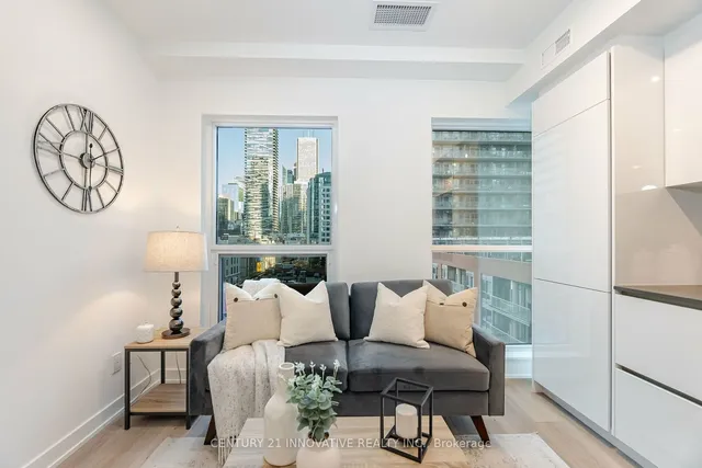 Additional image 17 of 327 King St Unit 601