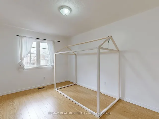 Additional image 25 of 8 Grackle Tr