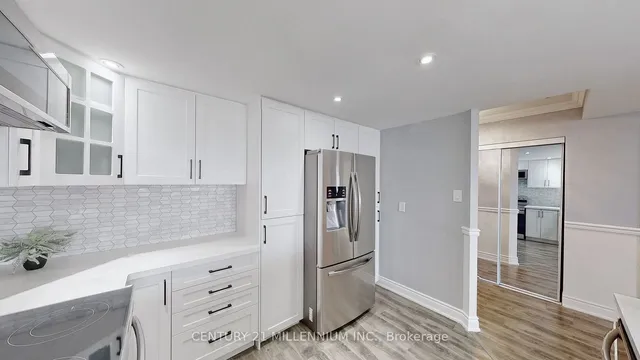 Additional image 7 of 8 Lisa St Unit 1903