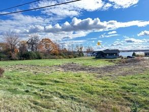 Additional image 2 of 1 Shoreside Wy