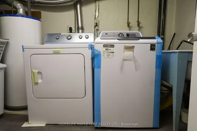 Additional image 35 of 59 Lexington Ave Unit 18