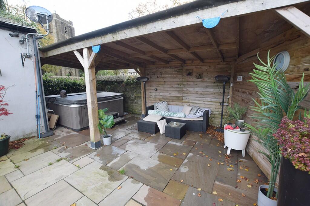 Additional image 17 of 33 Church Square, Burnley, Lancashire, BB10 3NH