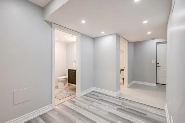 Additional image 33 of 38 Devondale Ave