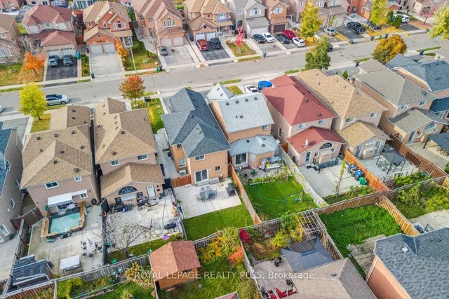 Additional image 32 of 31 Fiddleneck Cres