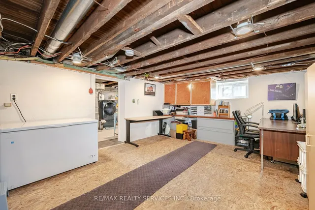 Additional image 32 of 73 Wellington St