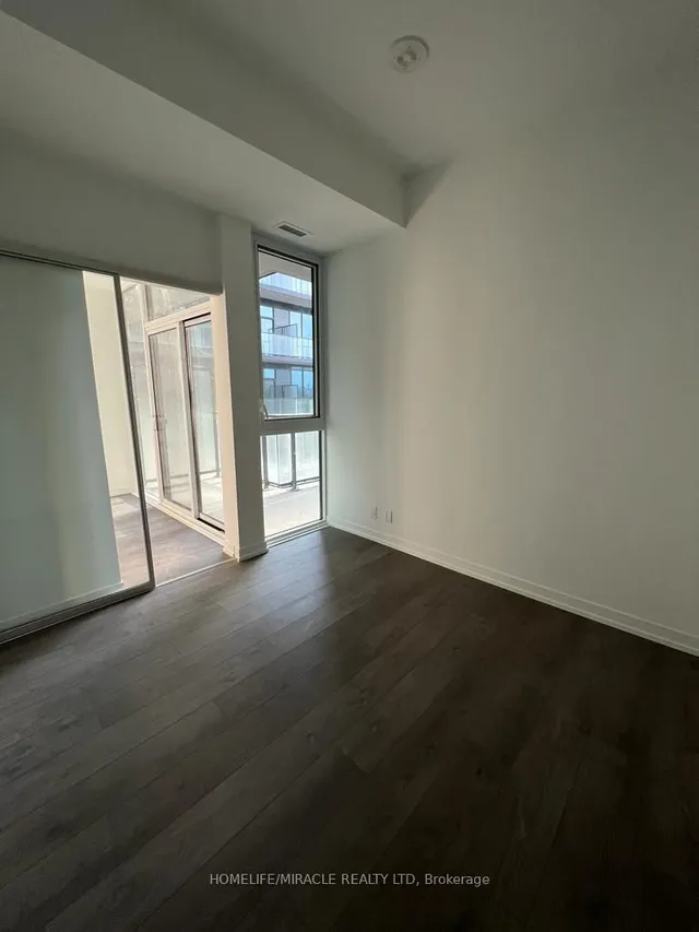 Additional image 8 of 270 Dufferin St Unit 914