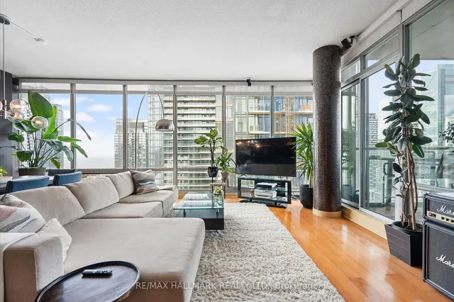 Additional image 8 of 81 Navy Wharf Crt Unit 3803