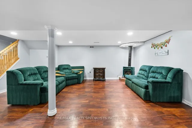 Additional image 25 of 14 Fontaine Crt