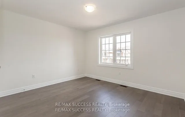 Additional image 20 of 588 Queen Mary Dr