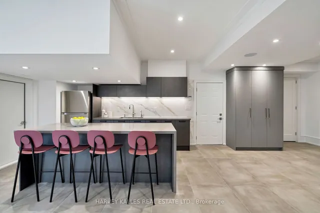 Additional image 32 of 837 ROYAL YORK Rd