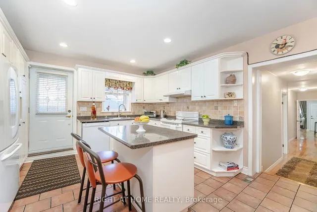 Additional image 17 of 46 Kenora Cres