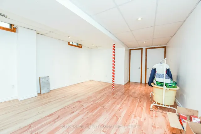 Additional image 31 of 48 Yellow Brick Rd