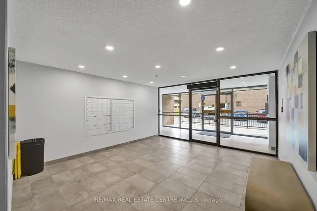 Additional image 36 of 4062 Lawrence Ave Unit 106