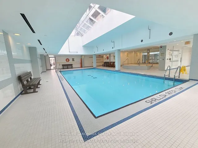 Additional image 11 of 18 Yonge St Unit 1915