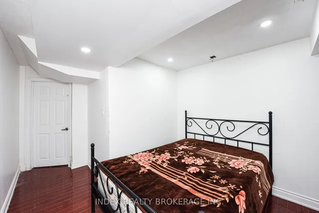 Additional image 37 of 32 Charger Lane