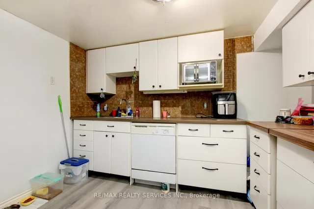 Additional image 27 of 80 Flamingo Cres