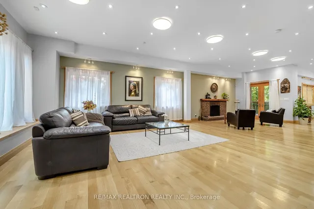 Additional image 2 of 98 Burbank Dr