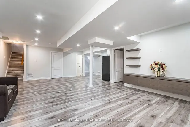 Additional image 31 of 17 Matagami St