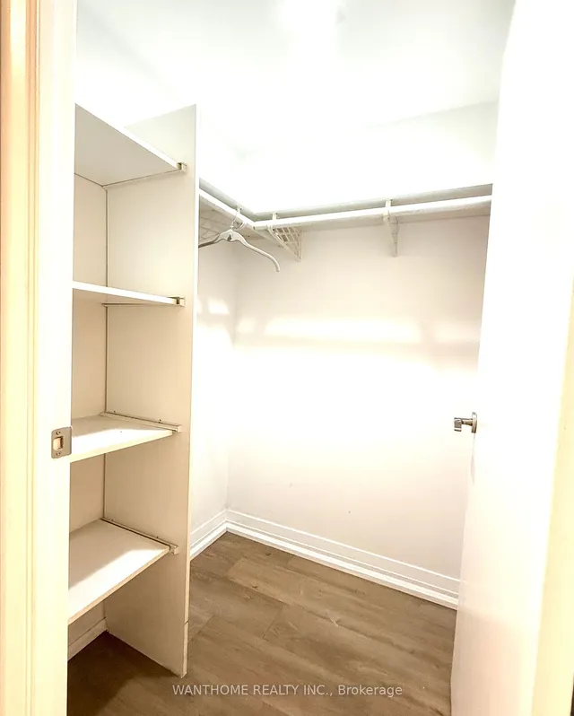 Additional image 11 of 25 carlton St Unit 322