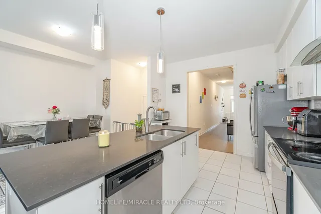 Additional image 10 of 129 Adventura Rd